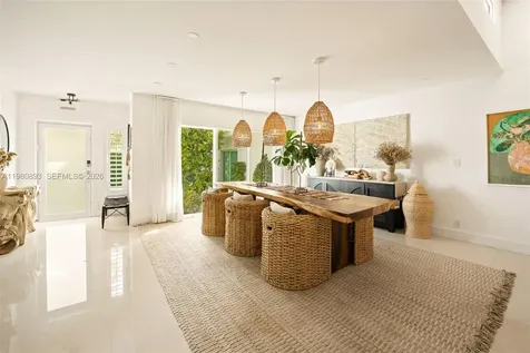 865 W 47th Street Miami Beach FL 33140