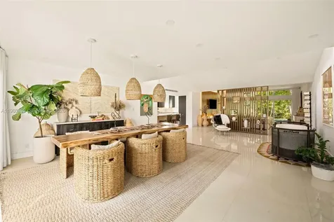 865 W 47th Street Miami Beach FL 33140