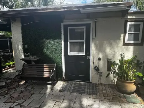 6837 SW 39th Terrace Miami FL 33155