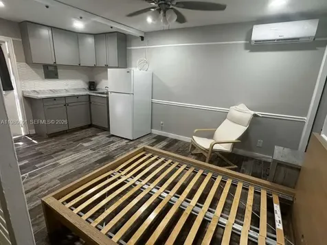 6837 SW 39th Terrace Miami FL 33155
