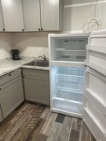 6837 SW 39th Terrace Miami FL 33155