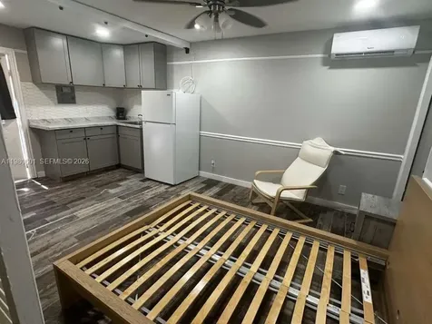 6837 SW 39th Terrace Miami FL 33155