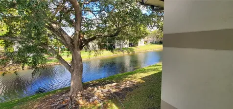 9945 Nob Hill Place Sunrise FL 33351