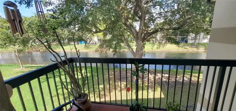 9945 Nob Hill Place Sunrise FL 33351