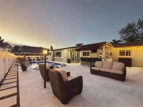 11040 NW 22nd Street Pembroke Pines FL 33026