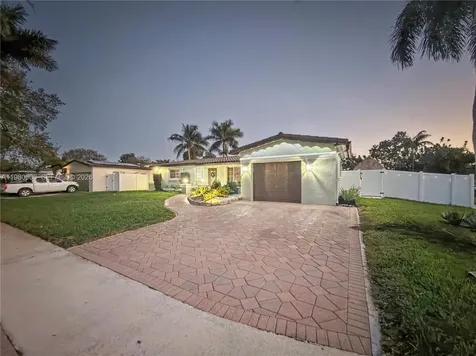 11040 NW 22nd Street Pembroke Pines FL 33026