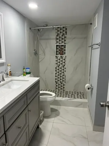 230 Lakeview Drive Weston FL 33326