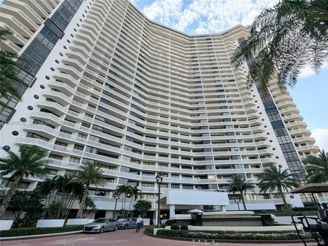 1000 W Island Boulevard Aventura FL 33160
