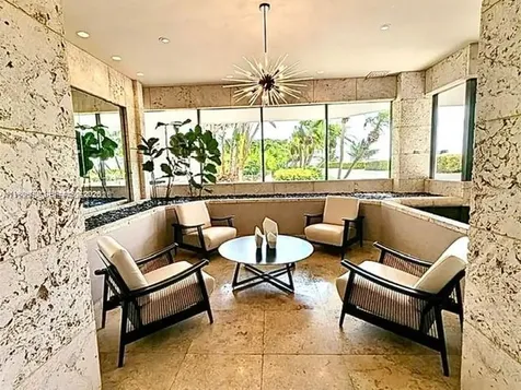 1000 W Island Boulevard Aventura FL 33160