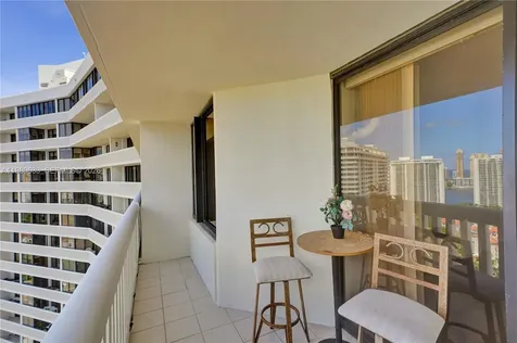 1000 W Island Boulevard Aventura FL 33160