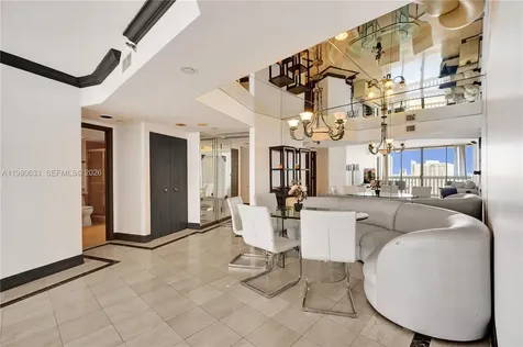1000 W Island Boulevard Aventura FL 33160