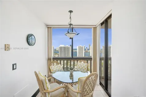 1000 W Island Boulevard Aventura FL 33160