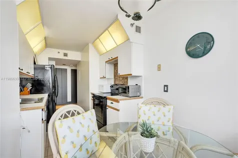 1000 W Island Boulevard Aventura FL 33160
