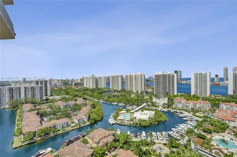 1000 W Island Boulevard Aventura FL 33160