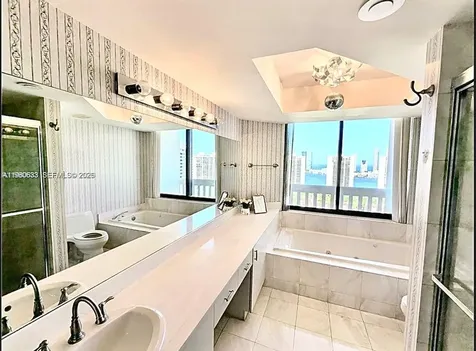 1000 W Island Boulevard Aventura FL 33160