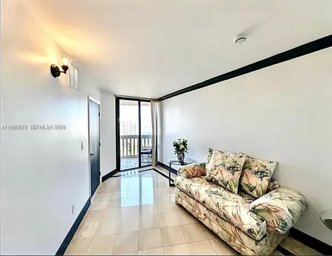 1000 W Island Boulevard Aventura FL 33160