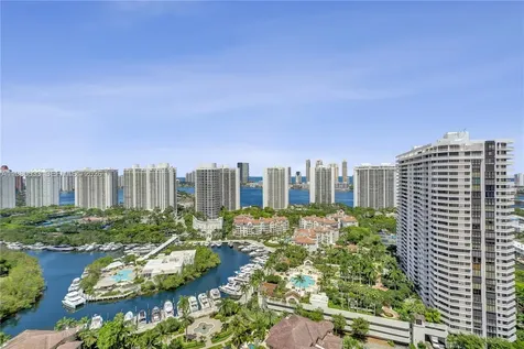 1000 W Island Boulevard Aventura FL 33160
