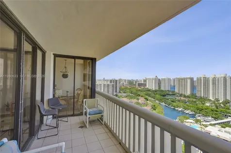 1000 W Island Boulevard Aventura FL 33160