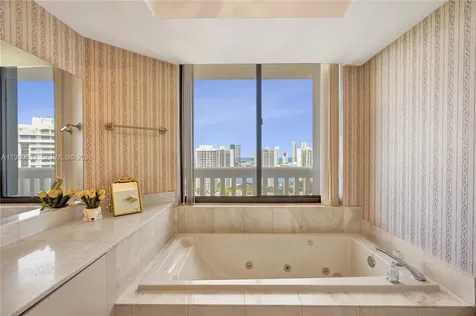 1000 W Island Boulevard Aventura FL 33160