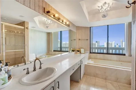 1000 W Island Boulevard Aventura FL 33160