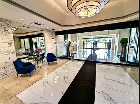 1000 W Island Boulevard Aventura FL 33160