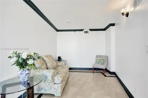 1000 W Island Boulevard Aventura FL 33160