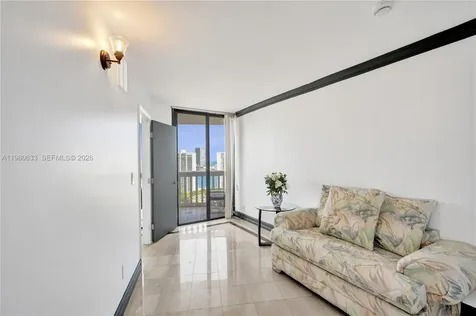 1000 W Island Boulevard Aventura FL 33160