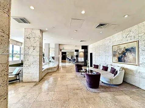 1000 W Island Boulevard Aventura FL 33160