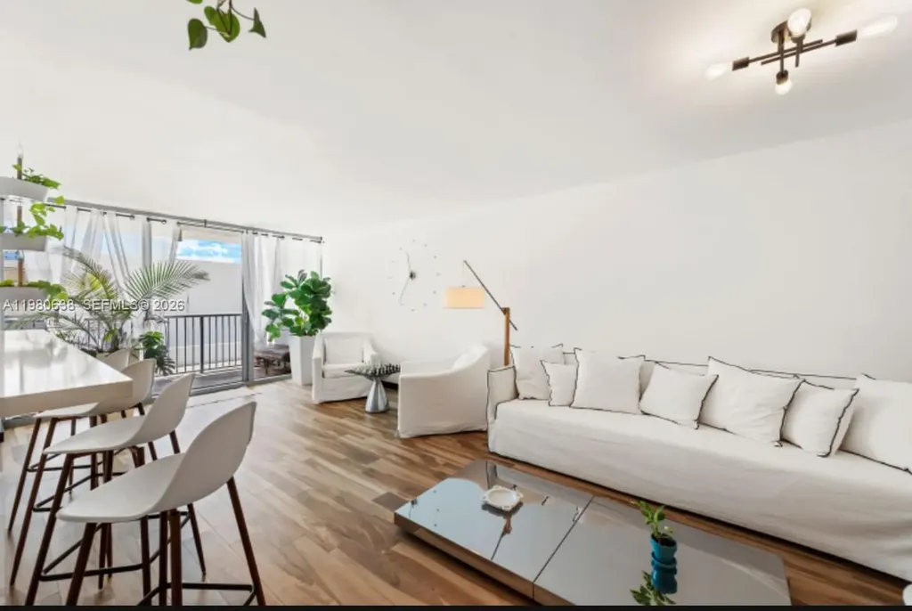 2655 Collins Avenue Miami Beach FL 33140
