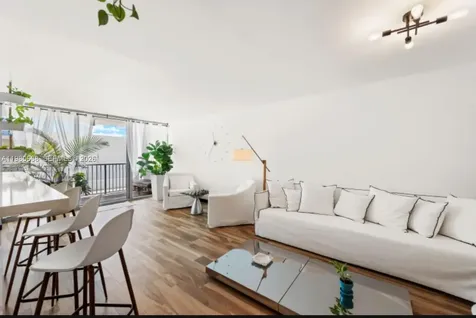 2655 Collins Avenue Miami Beach FL 33140