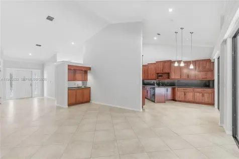 11028 SW 77th Court Circle Pinecrest FL 33156