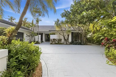 11028 SW 77th Court Circle Pinecrest FL 33156
