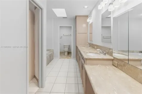 11028 SW 77th Court Circle Pinecrest FL 33156