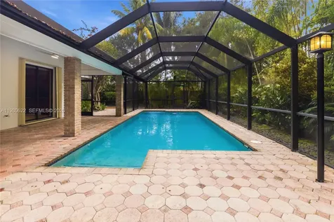 11028 SW 77th Court Circle Pinecrest FL 33156