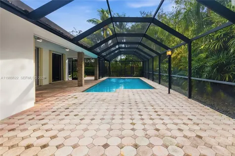 11028 SW 77th Court Circle Pinecrest FL 33156