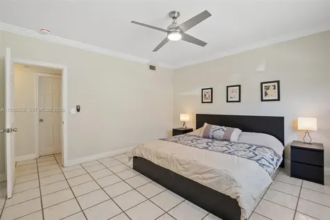 2200 S Ocean Drive Hollywood FL 33019
