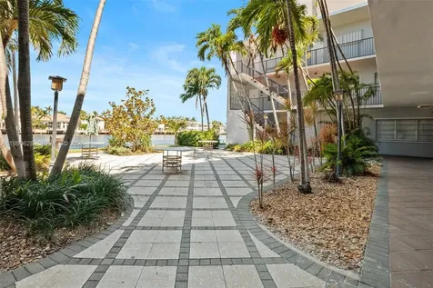 2200 S Ocean Drive Hollywood FL 33019