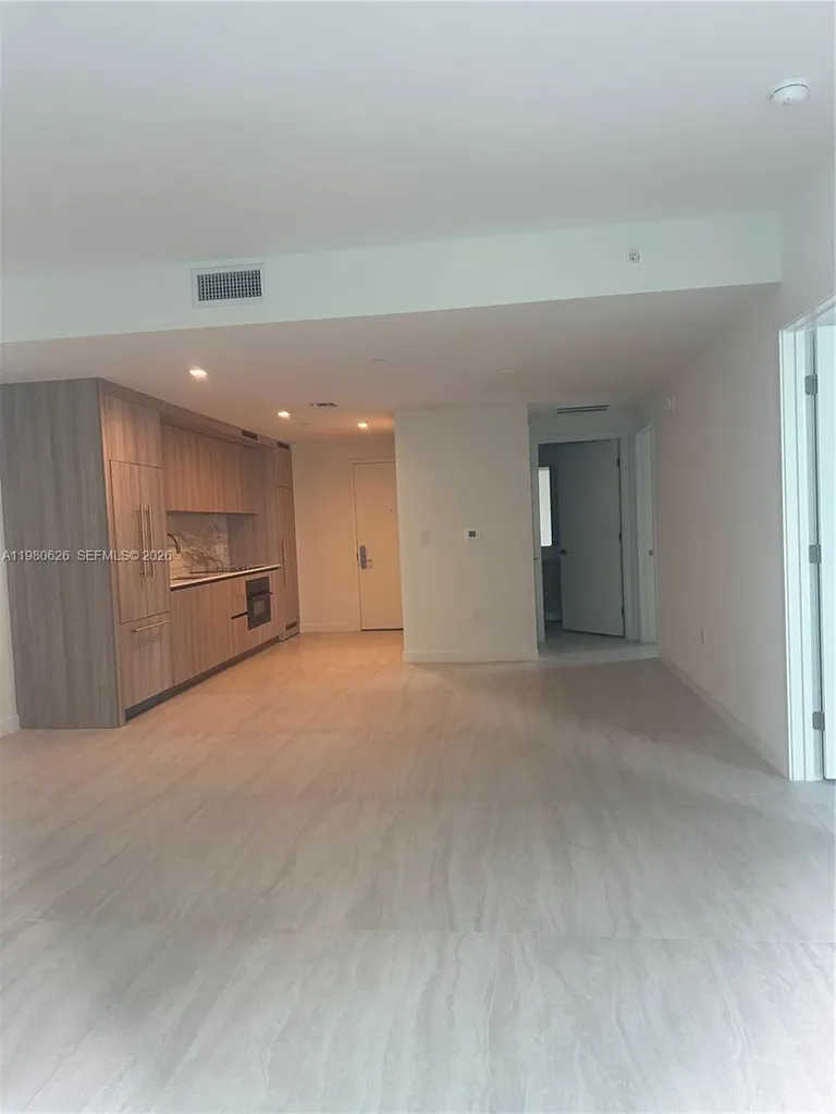 77 SE 5th Street Miami FL 33131