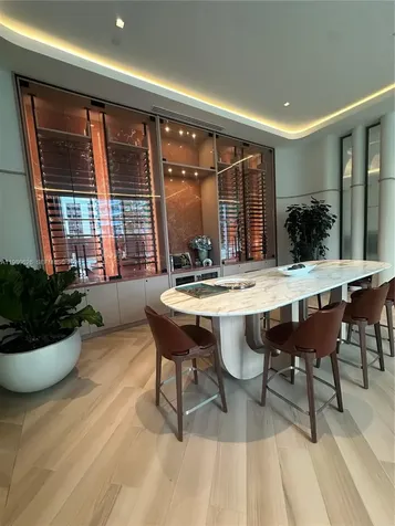 77 SE 5th Street Miami FL 33131