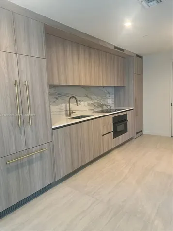 77 SE 5th Street Miami FL 33131