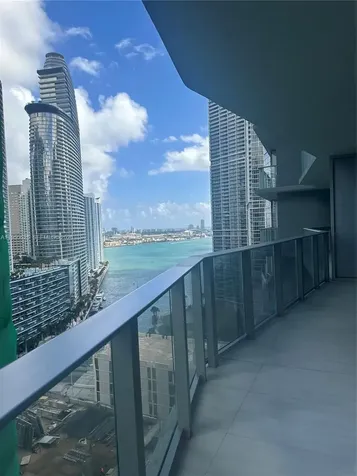 77 SE 5th Street Miami FL 33131