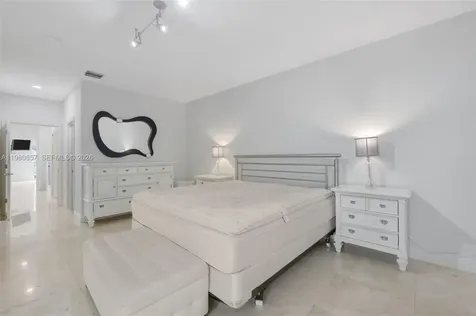 18450 NE 30th Place Aventura FL 33160