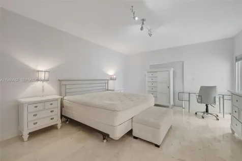 18450 NE 30th Place Aventura FL 33160