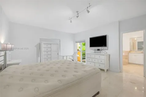 18450 NE 30th Place Aventura FL 33160