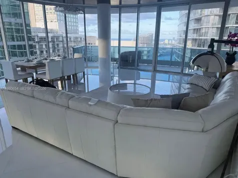 200 Biscayne Boulevard Way Miami FL 33131