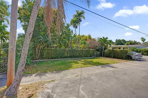 2258 SW 15th Street Miami FL 33145