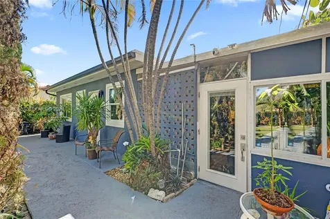 2258 SW 15th Street Miami FL 33145