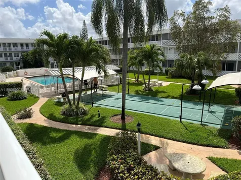 15610 NE 6th Avenue Miami FL 33162