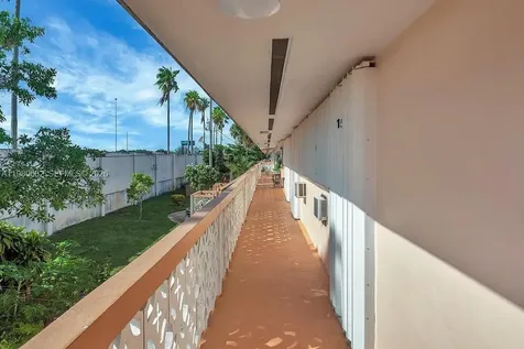 820 SW 11th Avenue Hallandale Beach FL 33009