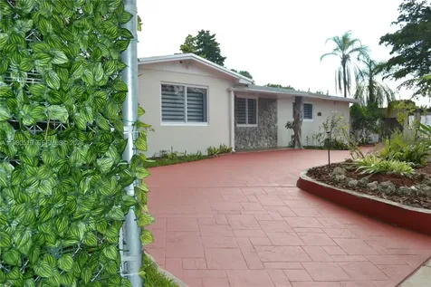 19901 SW 92nd Avenue Cutler Bay FL 33157